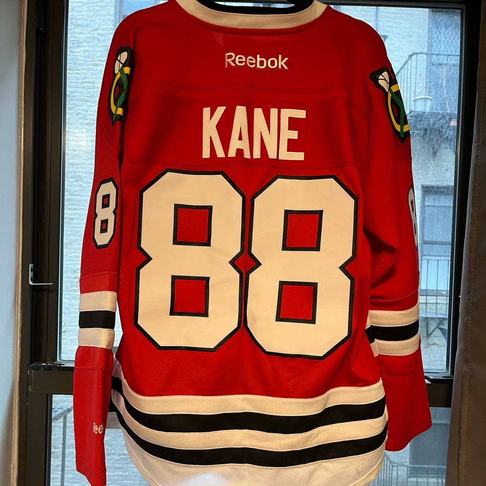 Red Blackhawks Jersey (Kane)